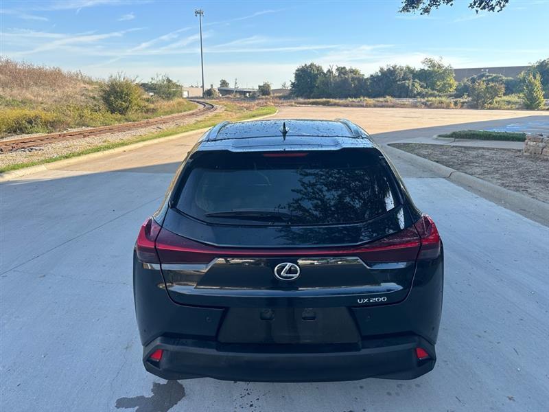 Lexus UX 200 Base 2020