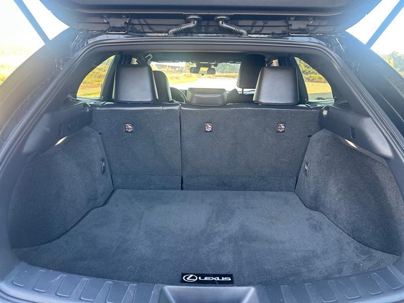 Lexus UX 200 Base 2020