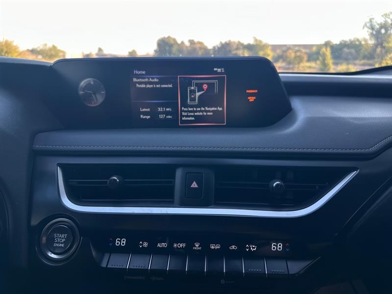 Lexus UX 200 Base 2020