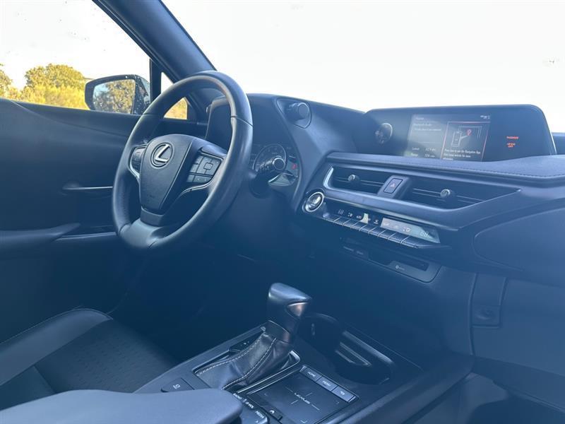 Lexus UX 200 Base 2020