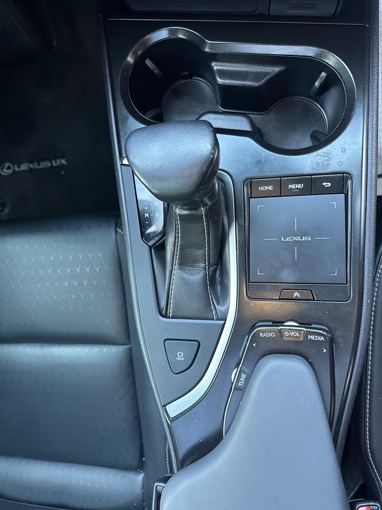 Lexus UX 200 Base 2020