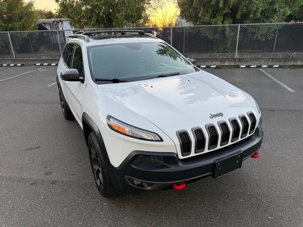 Jeep Cherokee photo 3