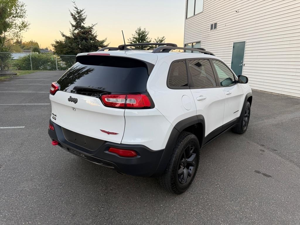 Jeep Cherokee photo 5