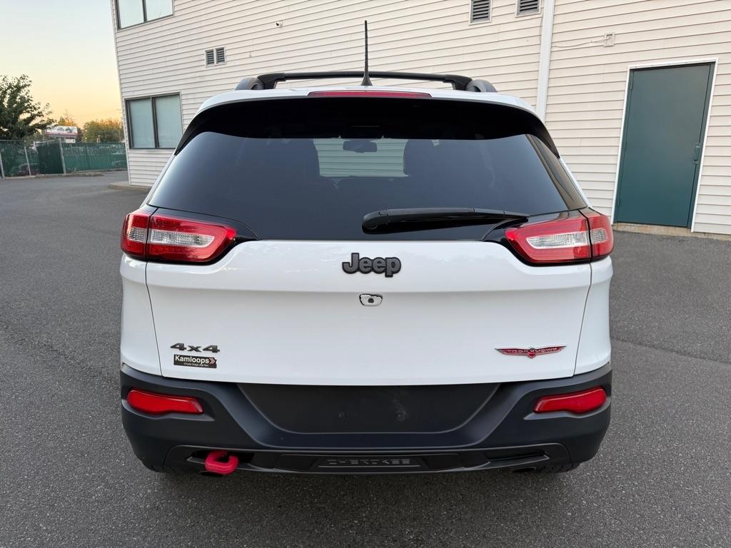 Jeep Cherokee photo 6