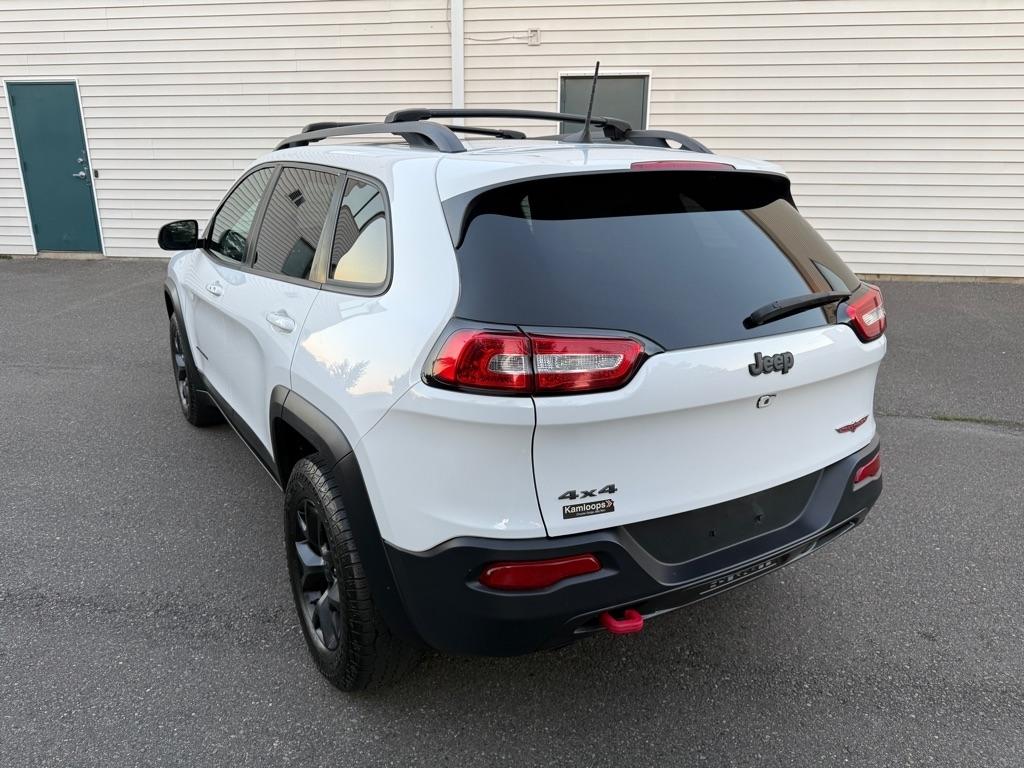 Jeep Cherokee photo 7