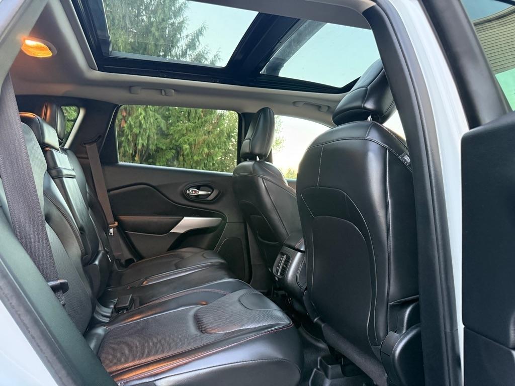 Jeep Cherokee photo 10