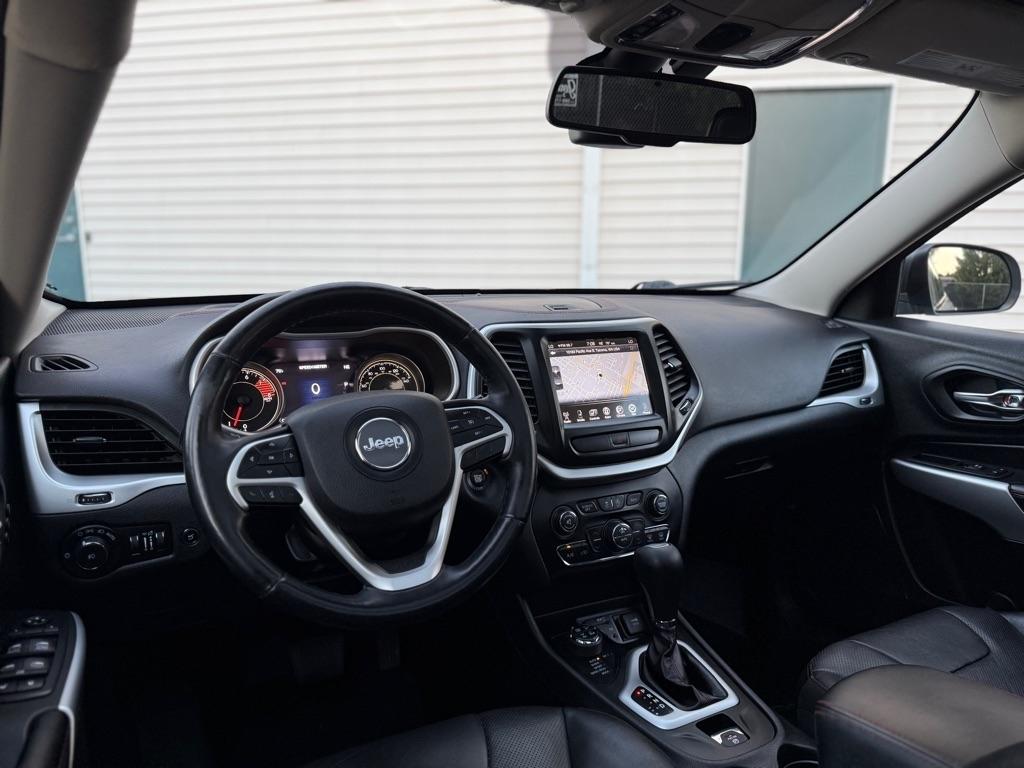 Jeep Cherokee photo 12