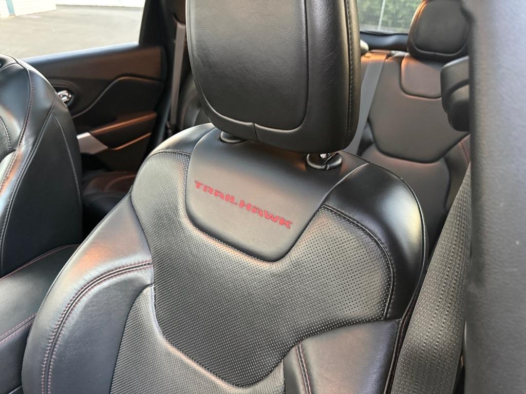 Jeep Cherokee photo 14