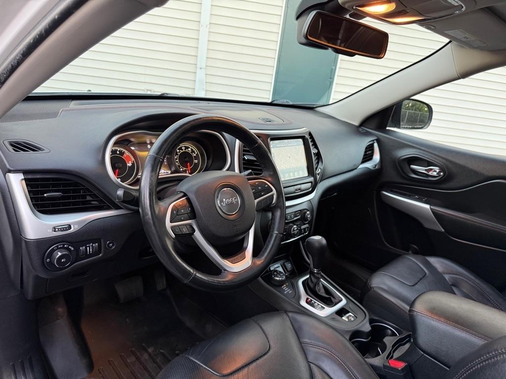 Jeep Cherokee photo 15