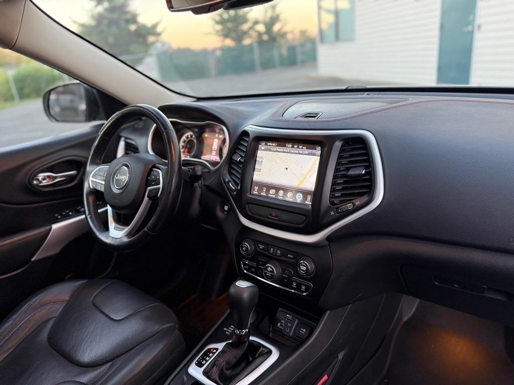Jeep Cherokee photo 17