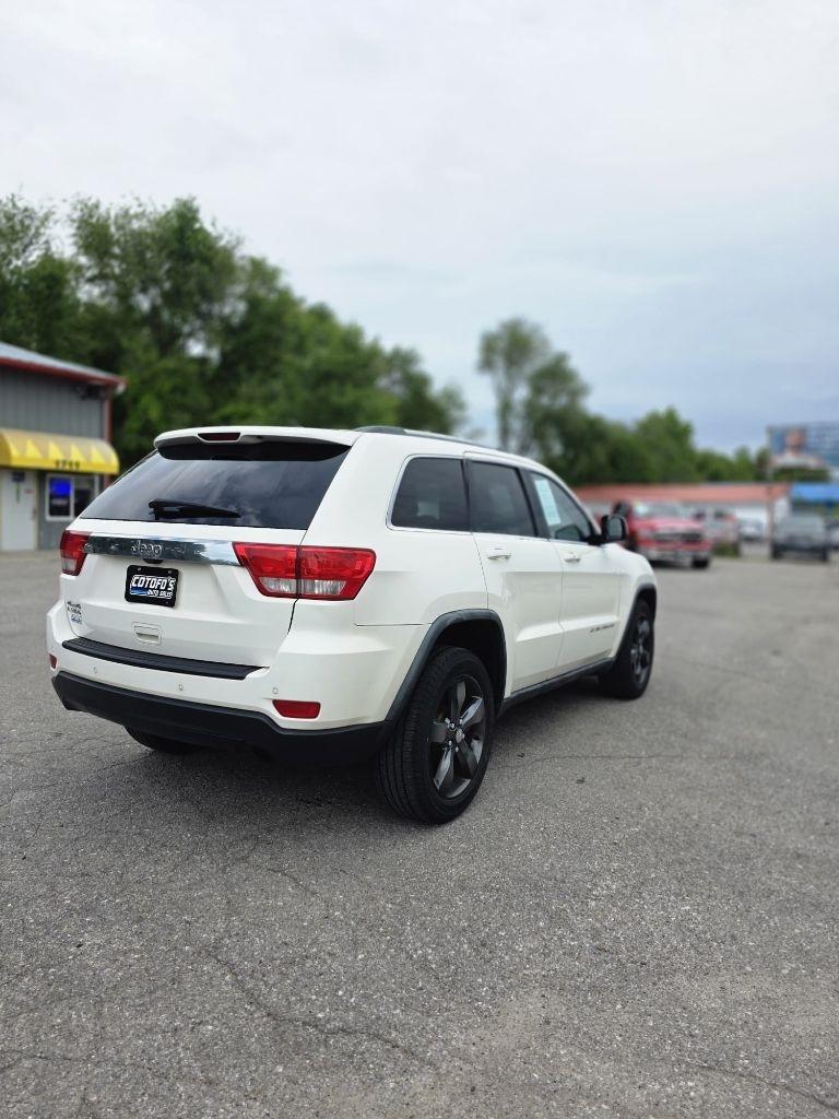 Jeep Grand Cherokee  2011