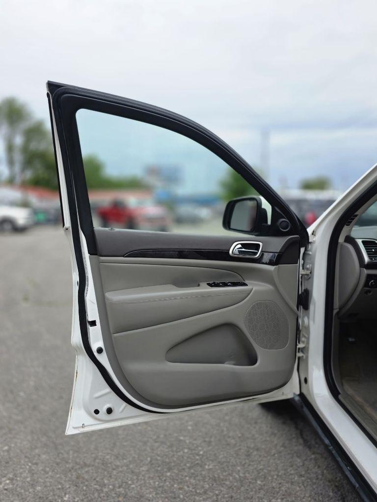 Jeep Grand Cherokee  2011