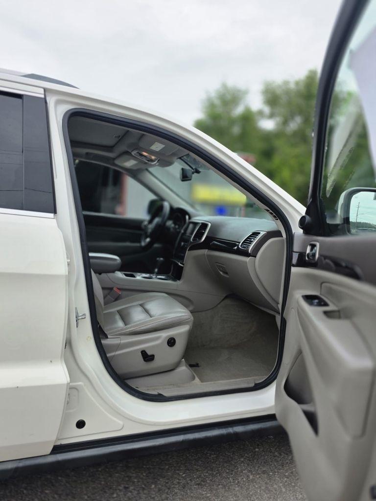 Jeep Grand Cherokee  2011