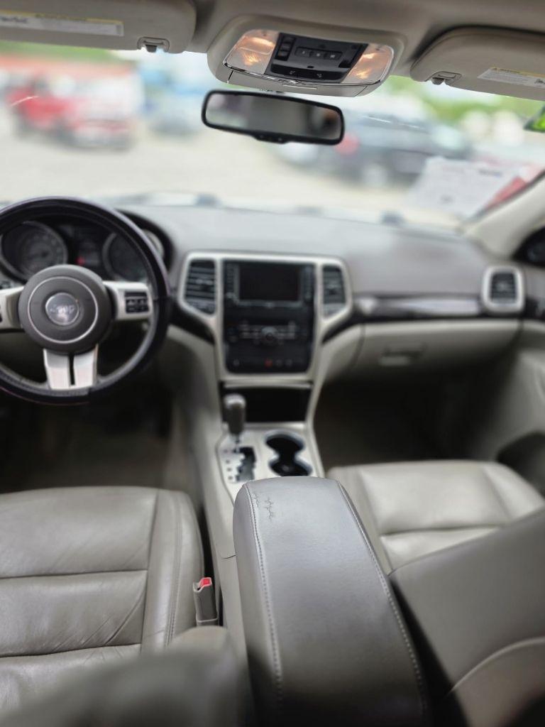 Jeep Grand Cherokee  2011