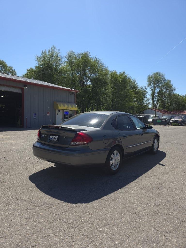 2004 Ford Taurus SEL