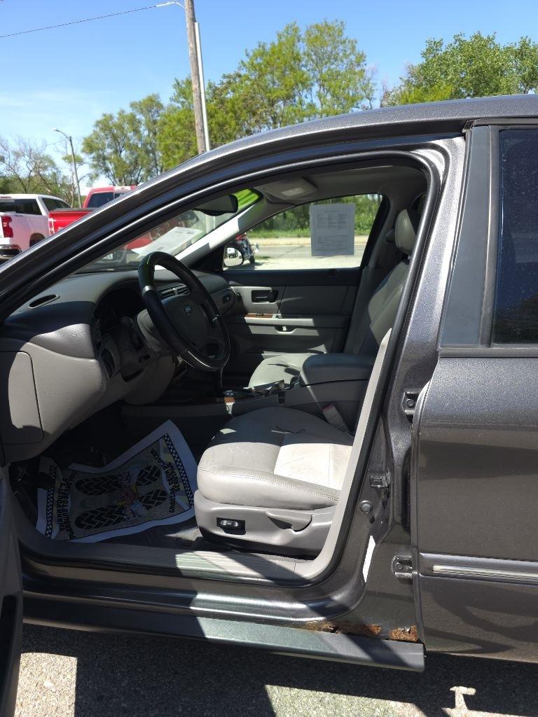 Ford Taurus  2004