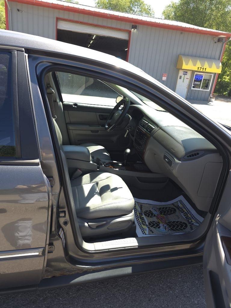 Ford Taurus  2004