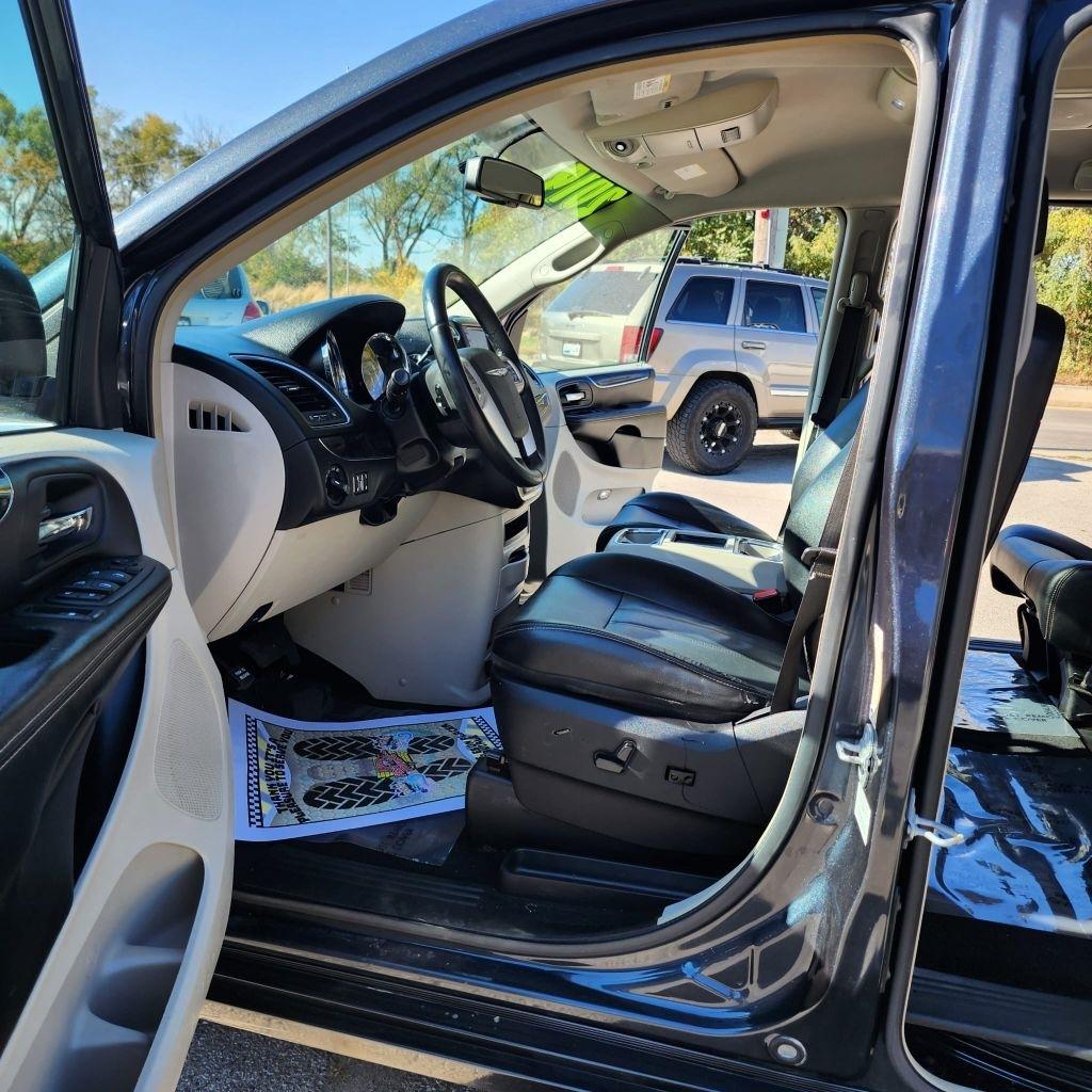 Chrysler Town & Country  2014
