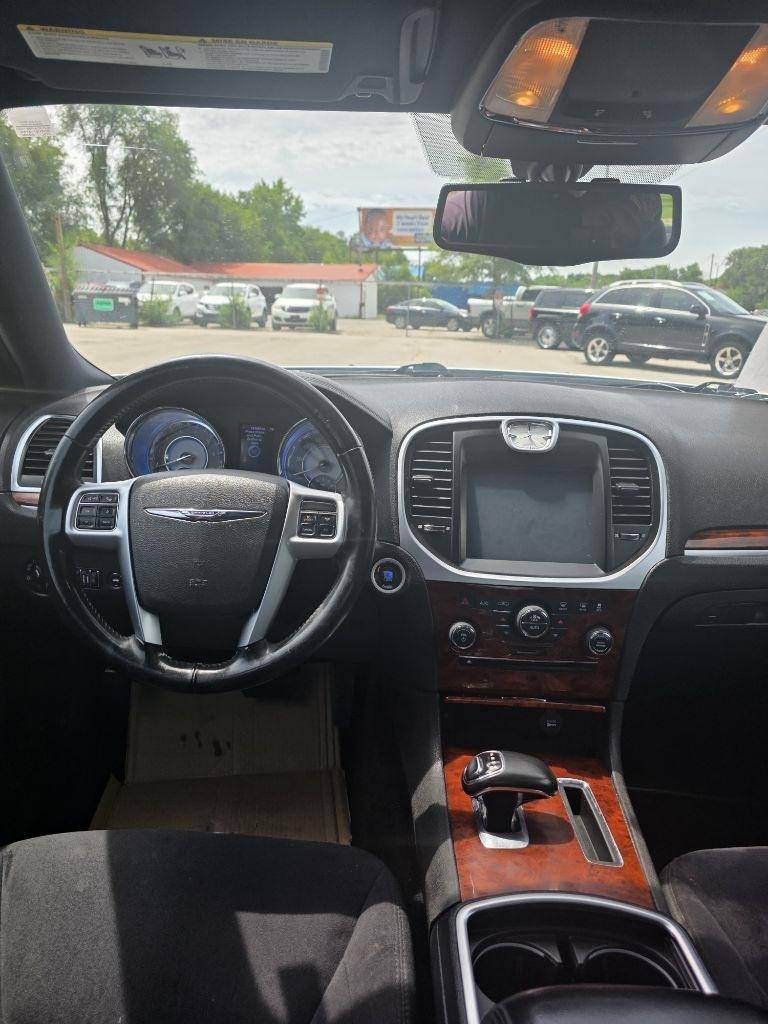 Chrysler 300  2012