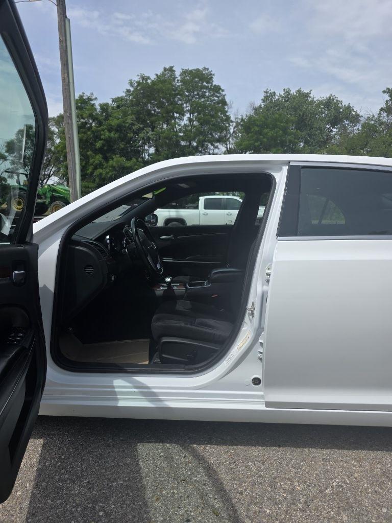 Chrysler 300  2012