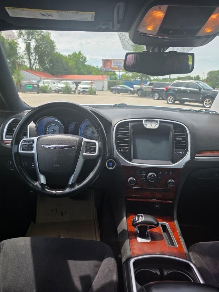 Chrysler 300  2012
