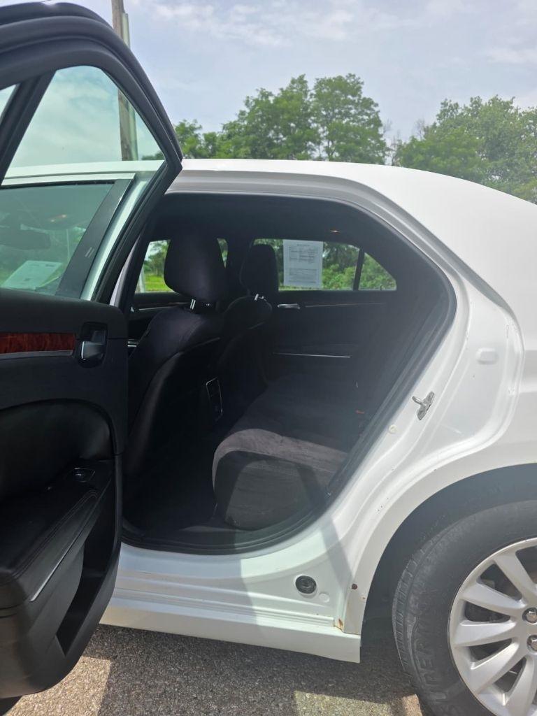 Chrysler 300  2012