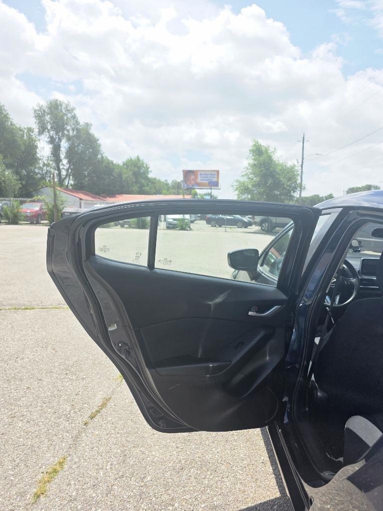 Mazda MAZDA3  2016