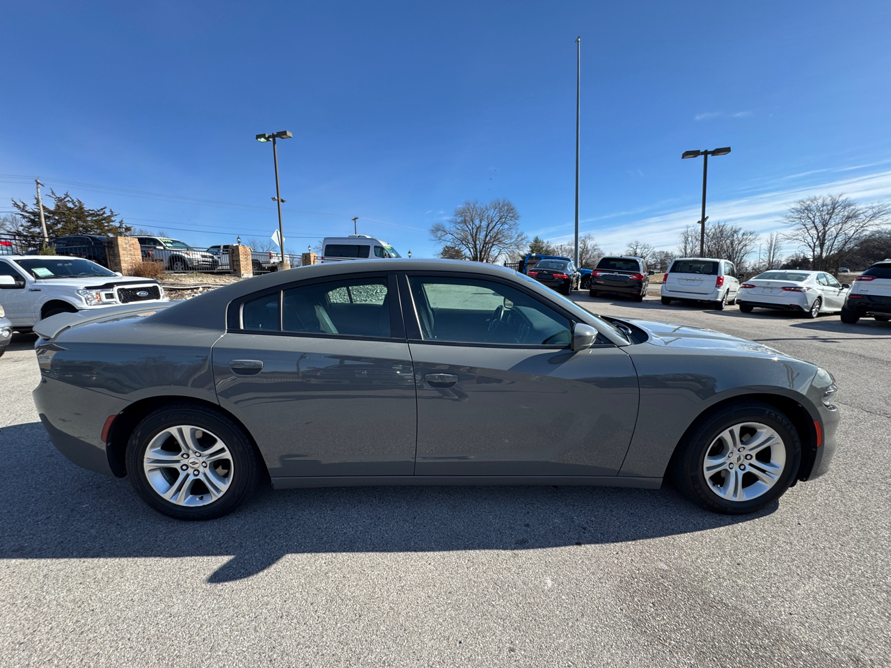 Dodge Charger SE 2017