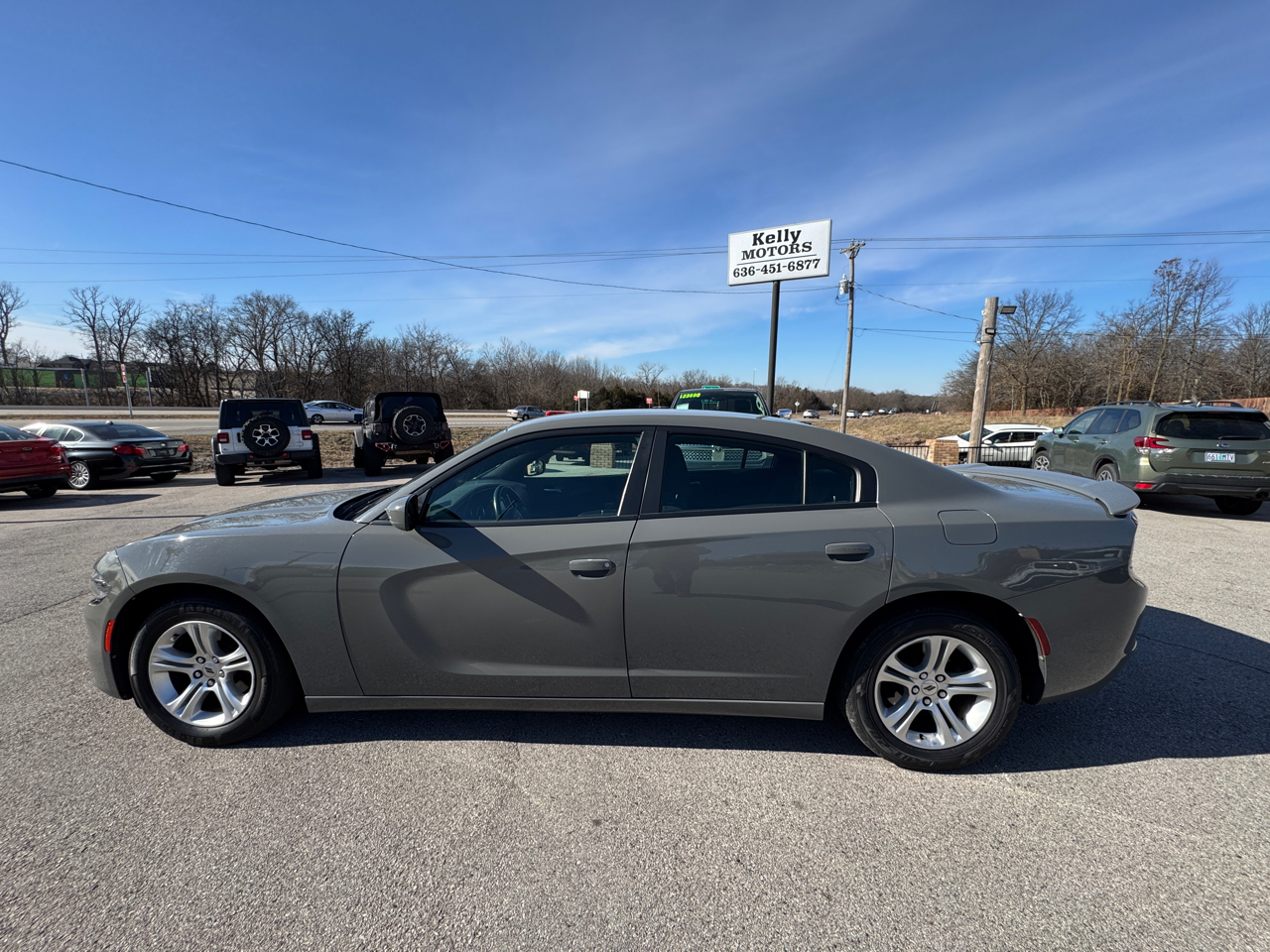 Dodge Charger SE 2017