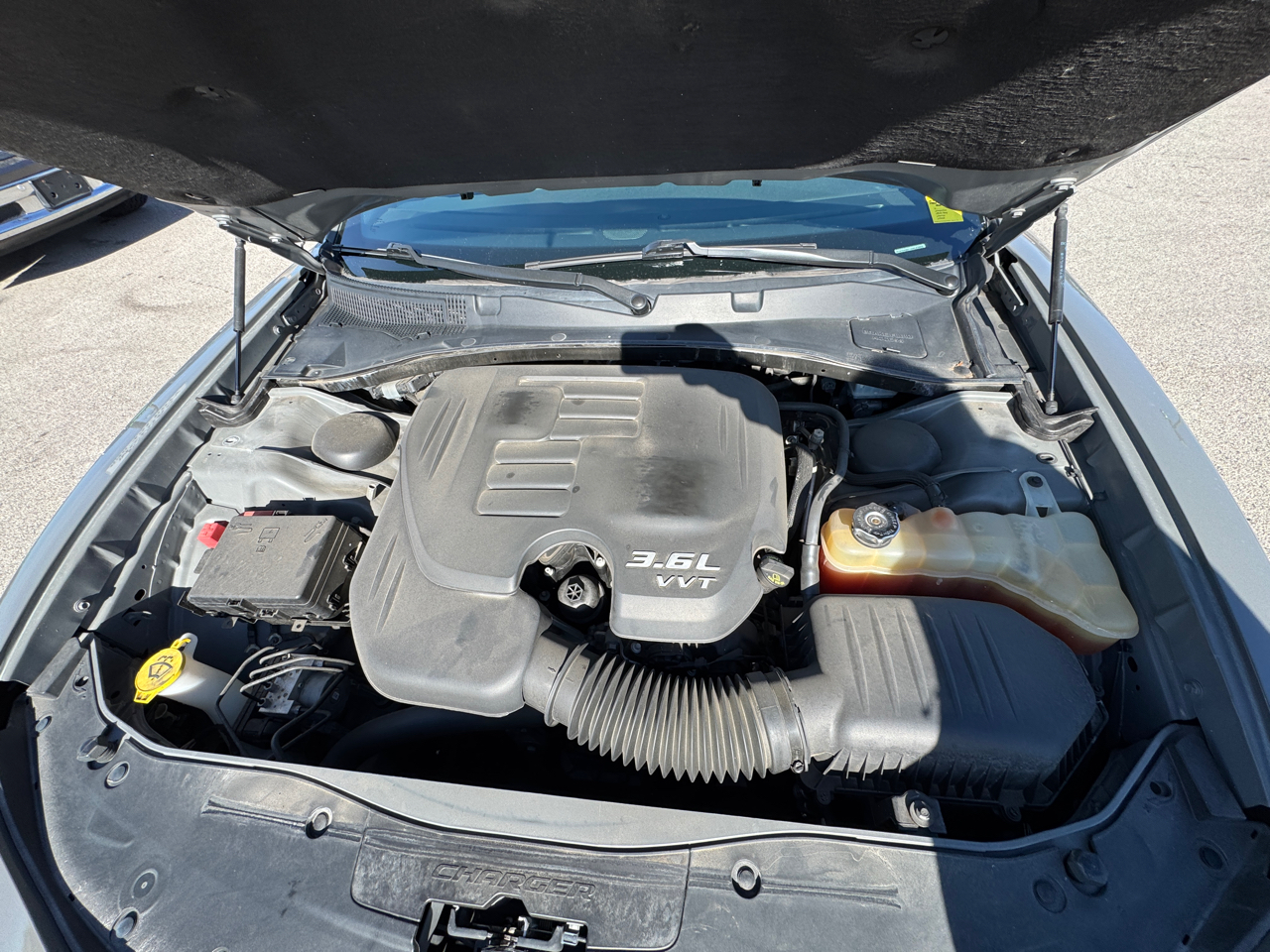 Dodge Charger SE 2017