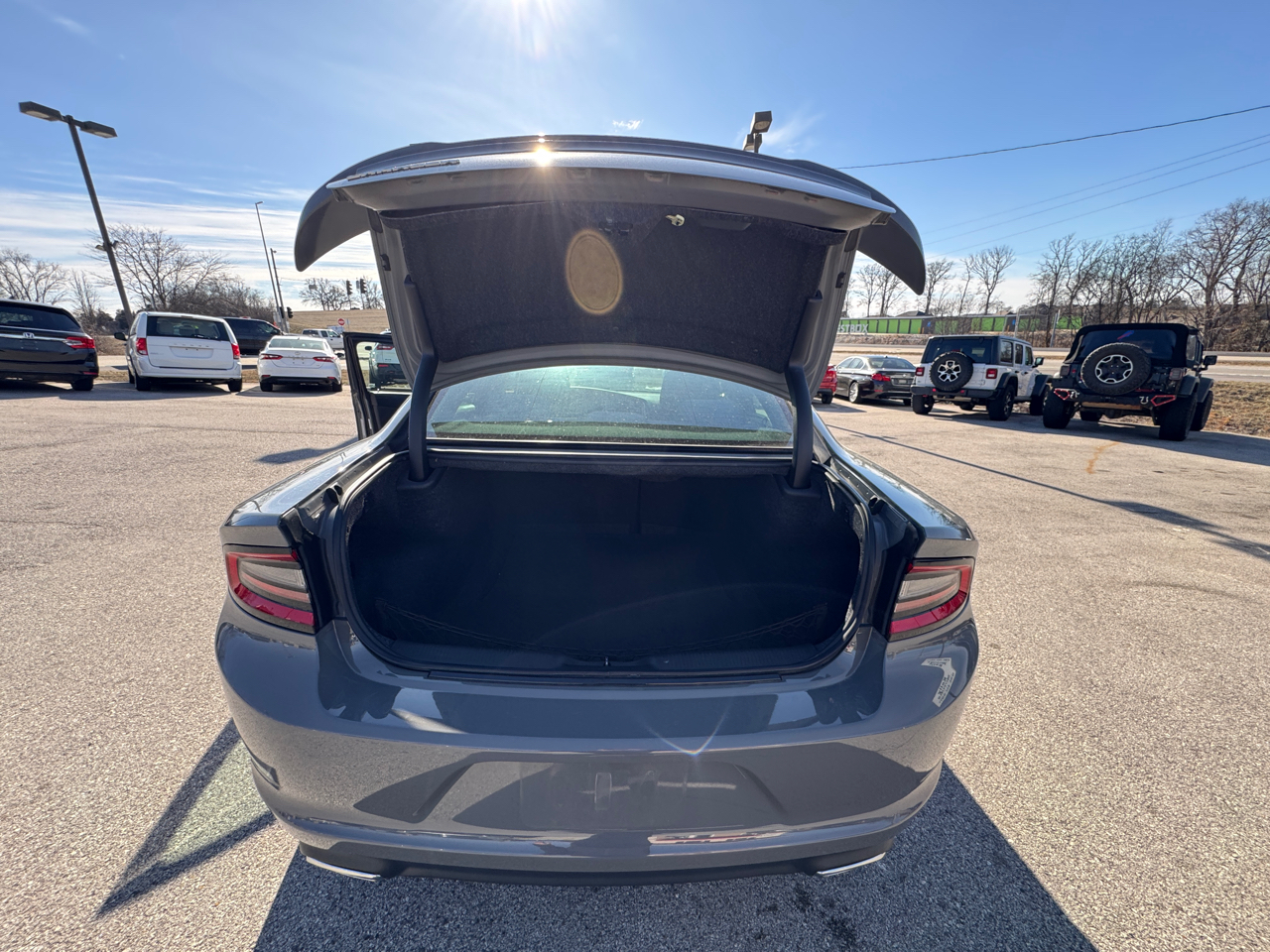 Dodge Charger SE 2017