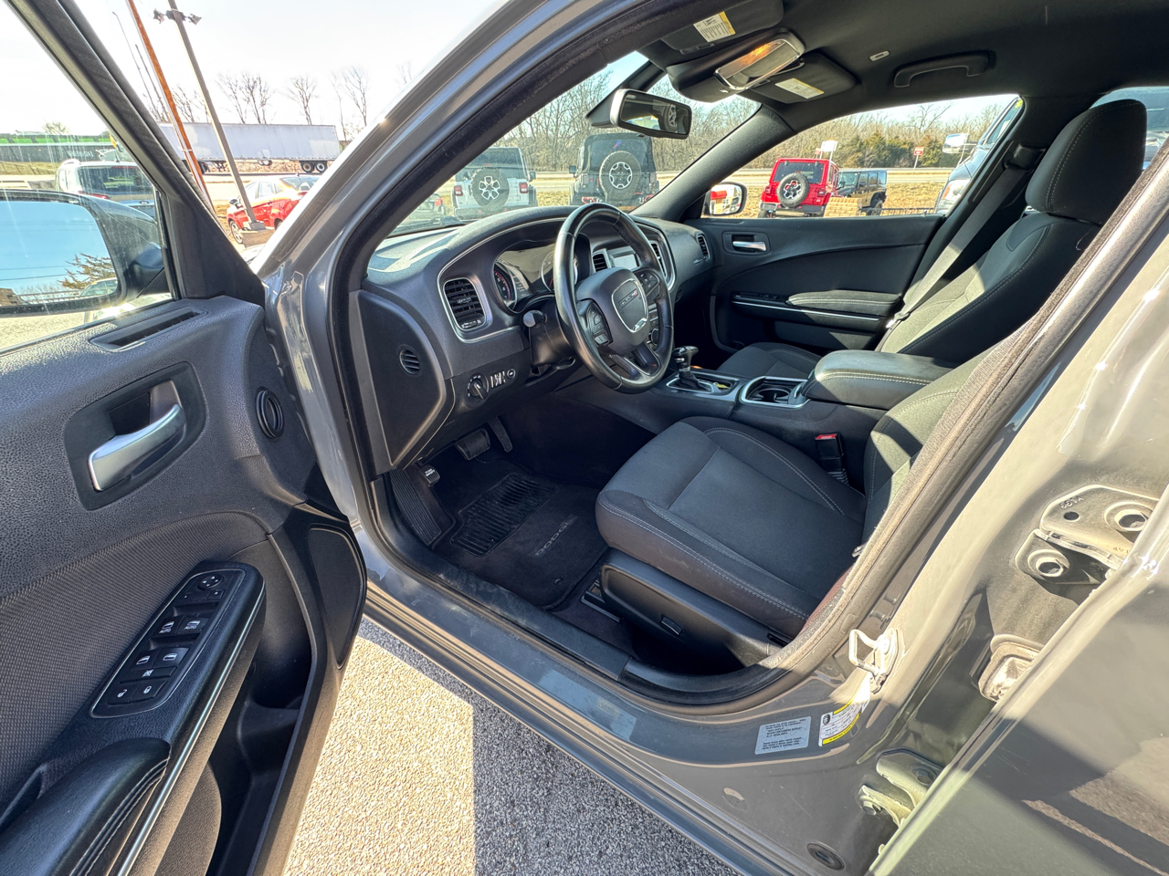 Dodge Charger SE 2017