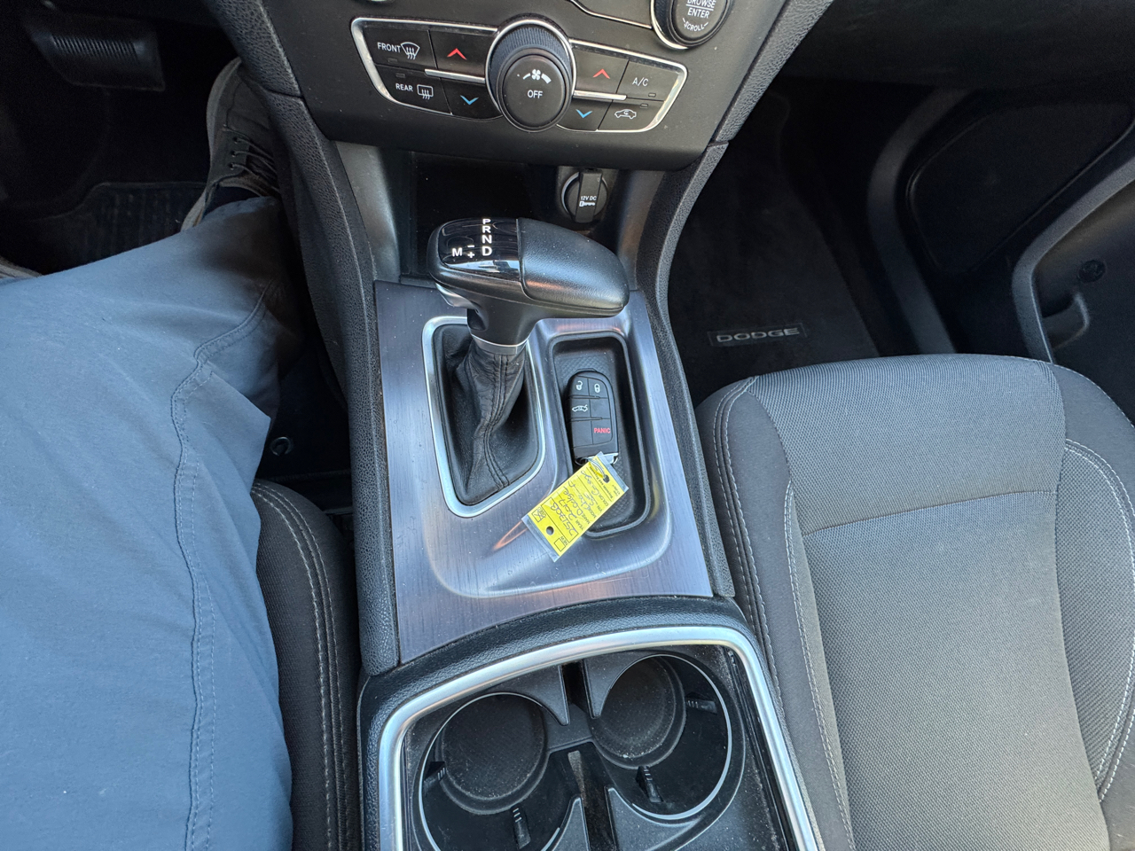 Dodge Charger SE 2017