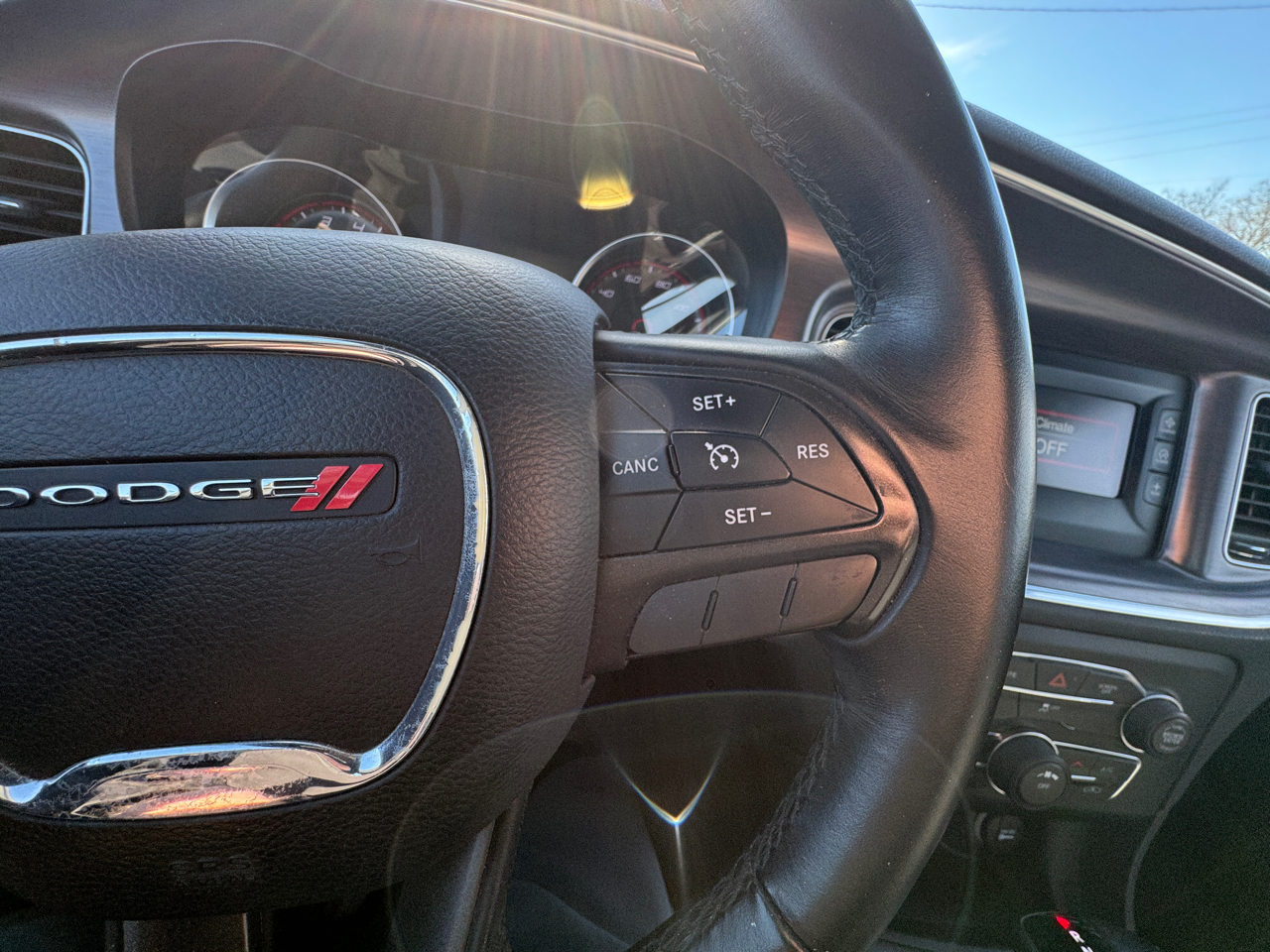 Dodge Charger SE 2017