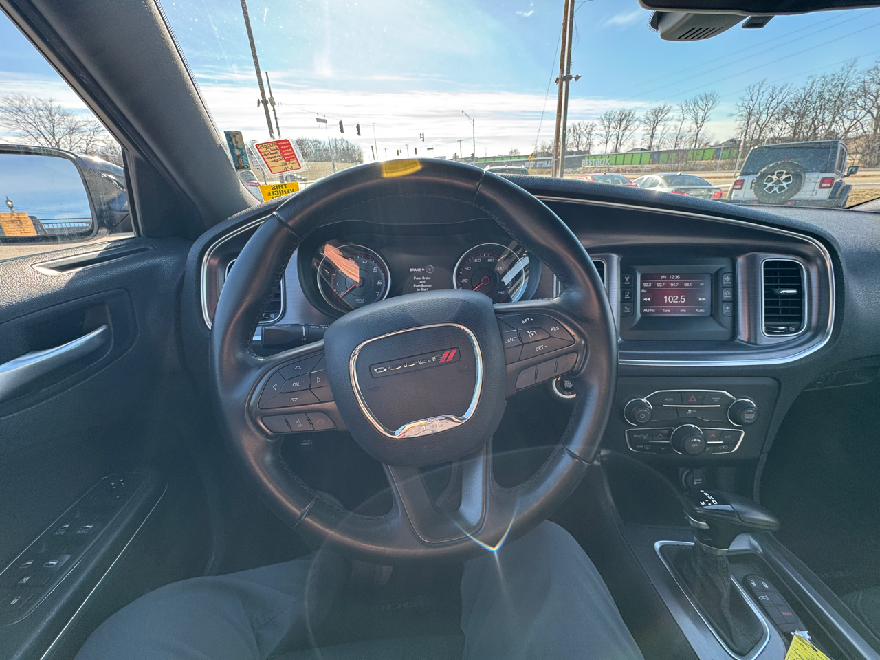 Dodge Charger SE 2017