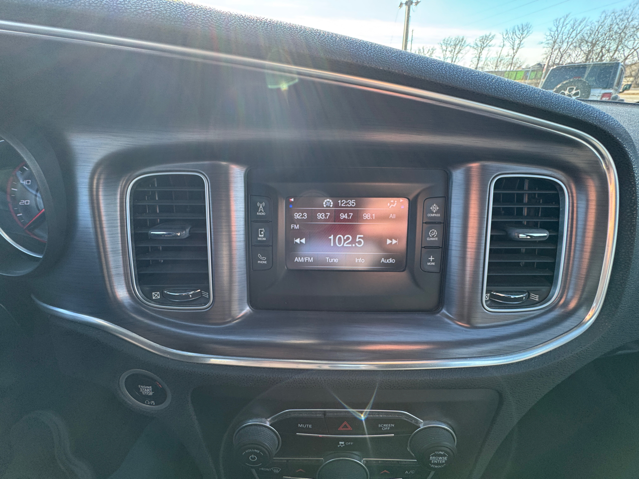 Dodge Charger SE 2017