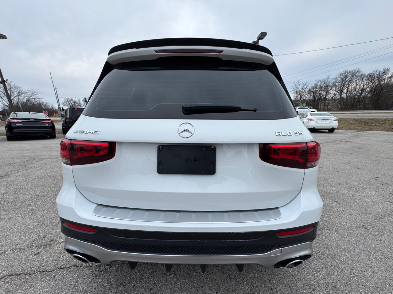 Mercedes-Benz GLB  2021