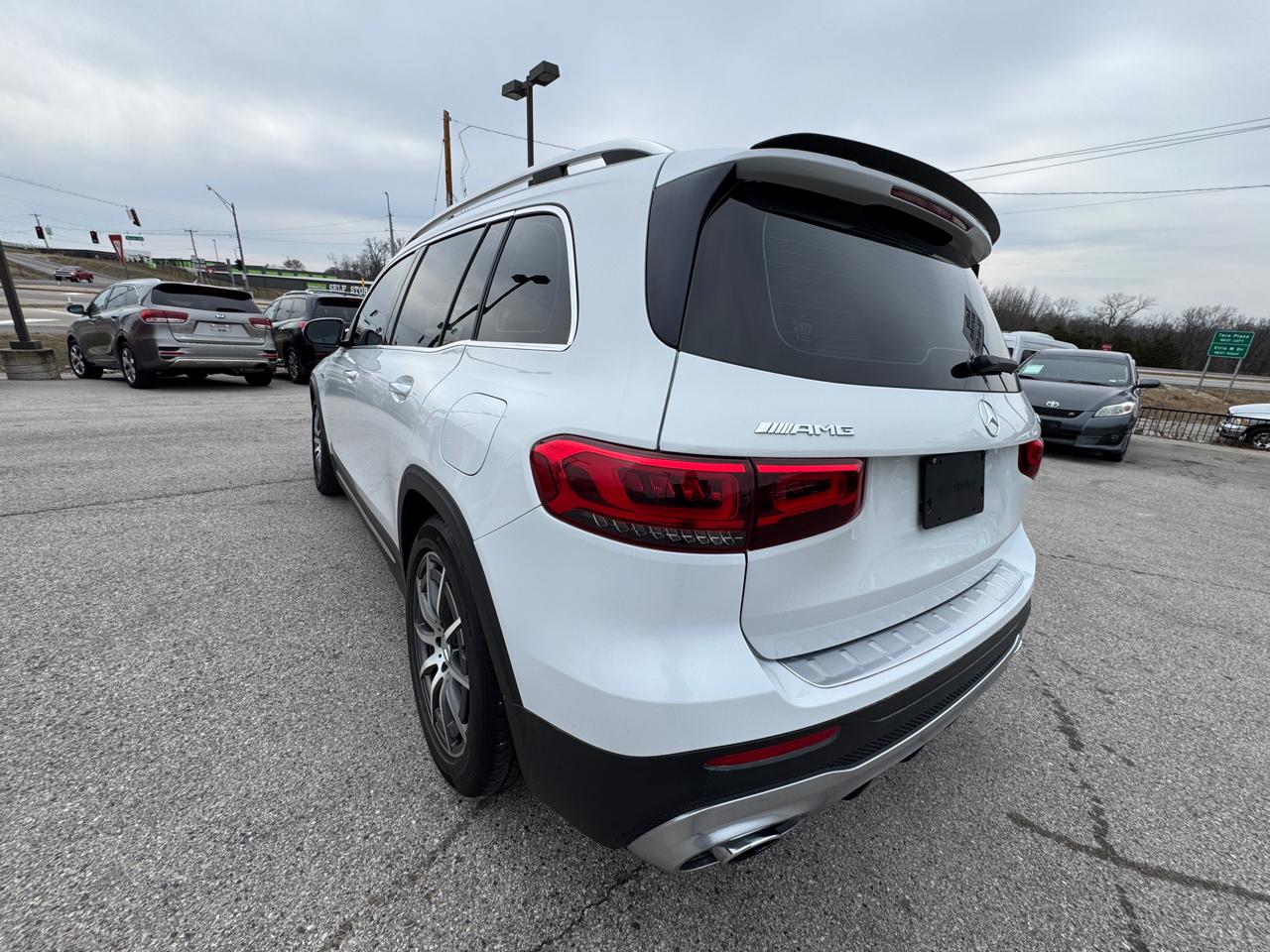 Mercedes-Benz GLB  2021