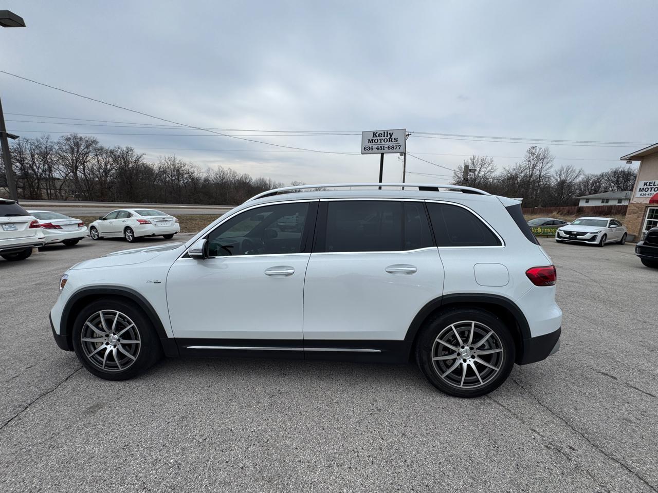 Mercedes-Benz GLB  2021