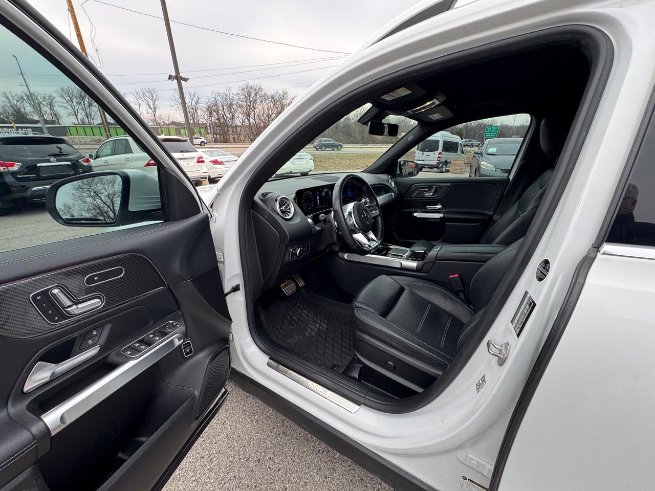 Mercedes-Benz GLB  2021