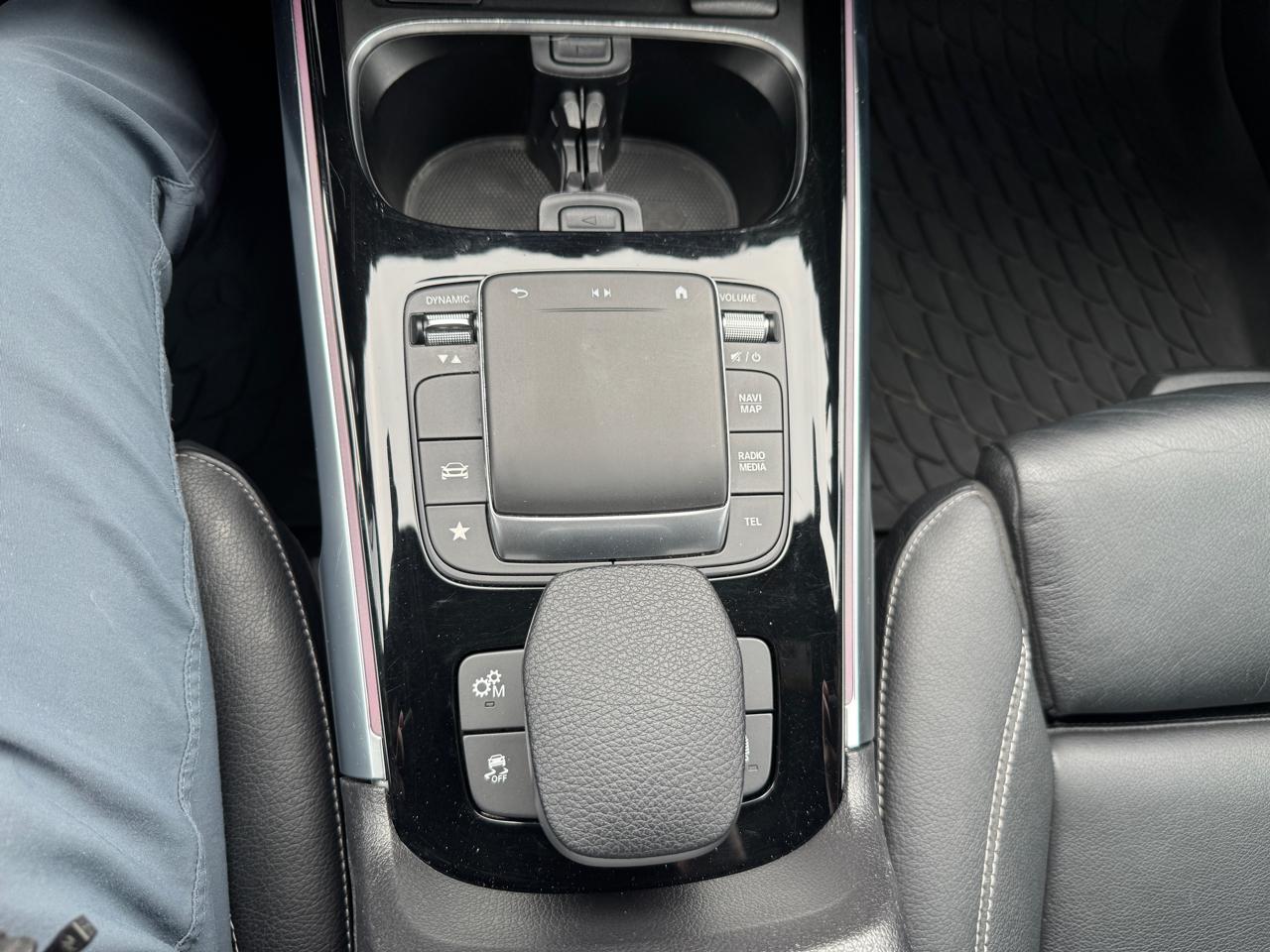 Mercedes-Benz GLB  2021