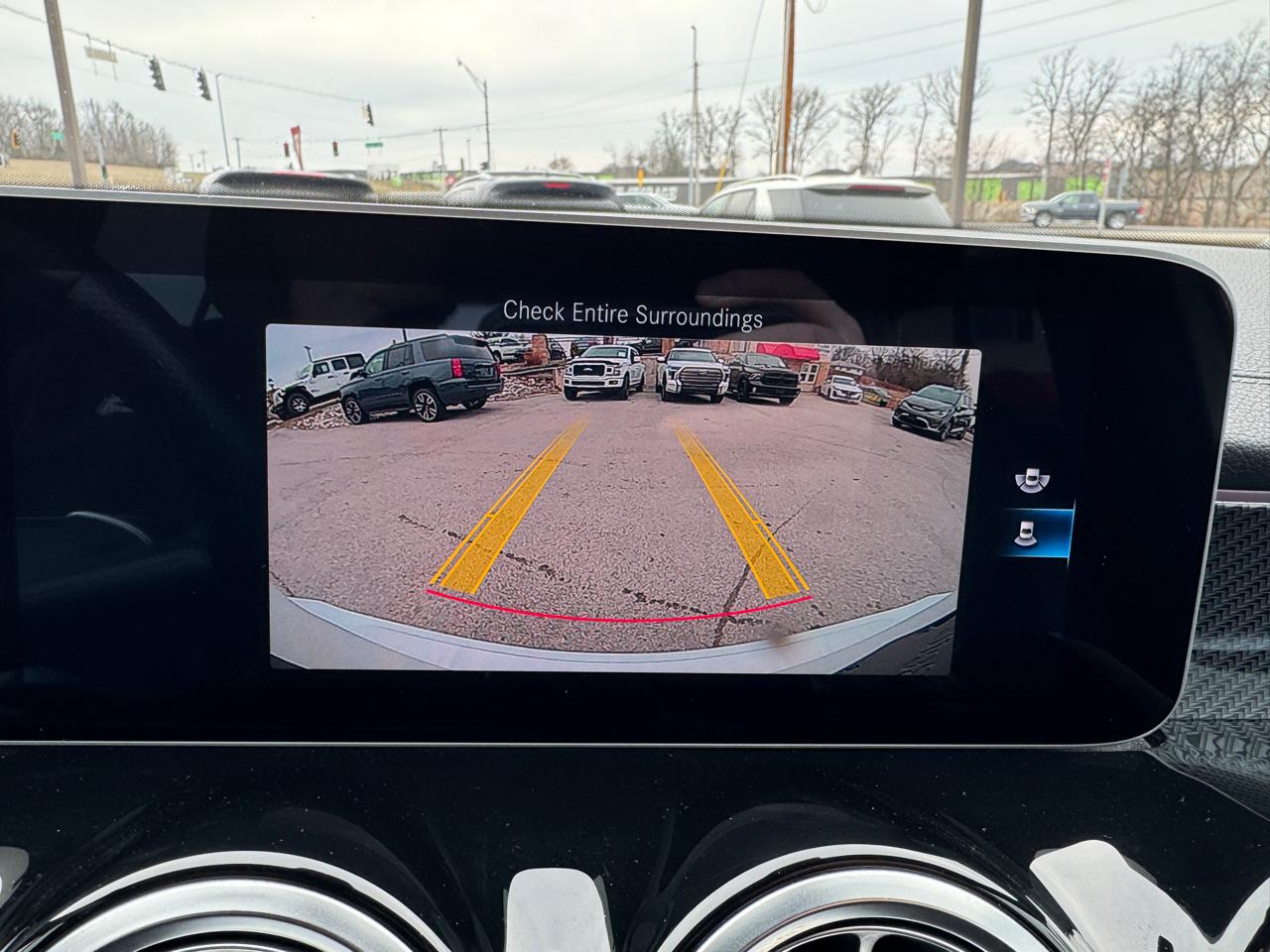 Mercedes-Benz GLB  2021