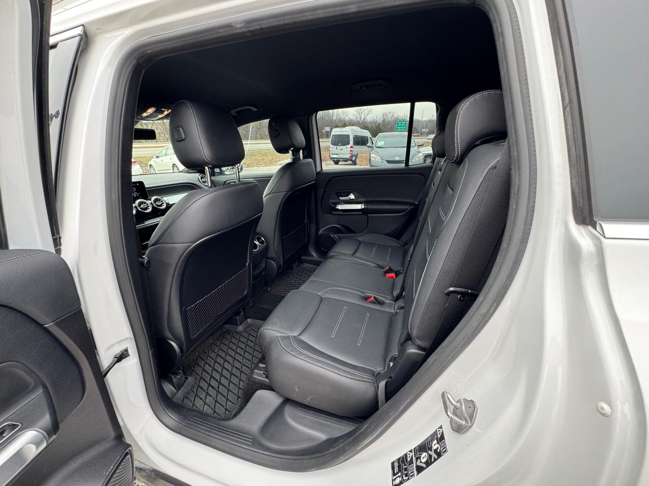 Mercedes-Benz GLB  2021