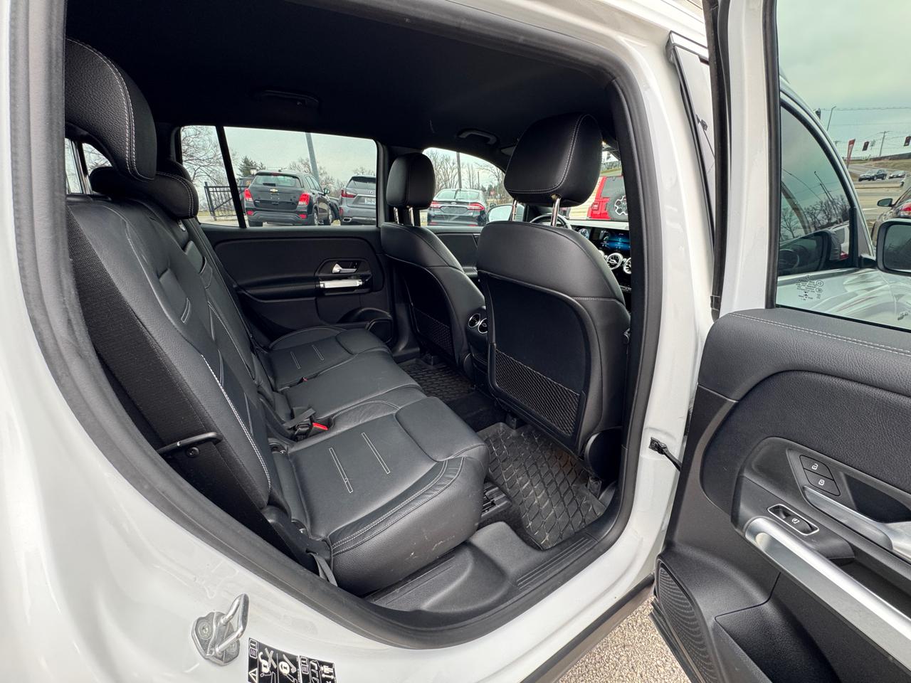 Mercedes-Benz GLB  2021