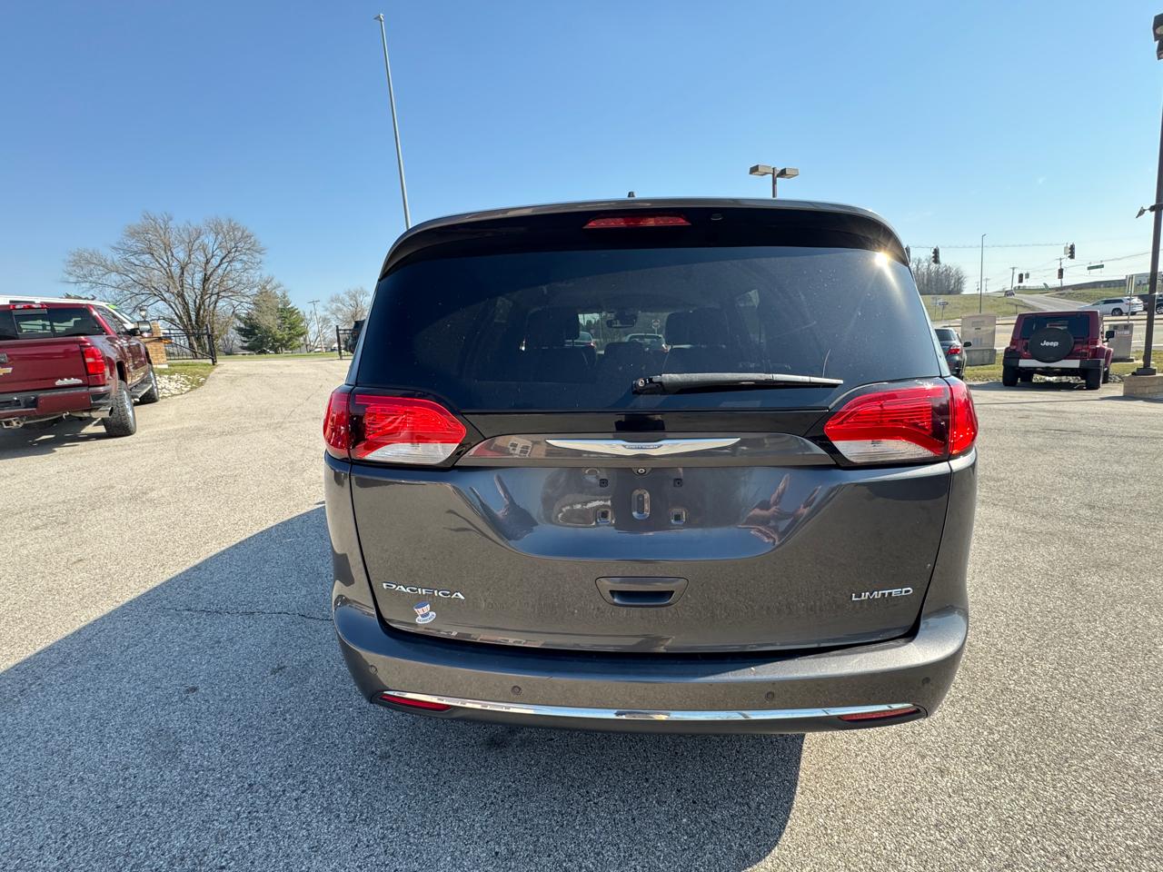 Chrysler Pacifica  2017