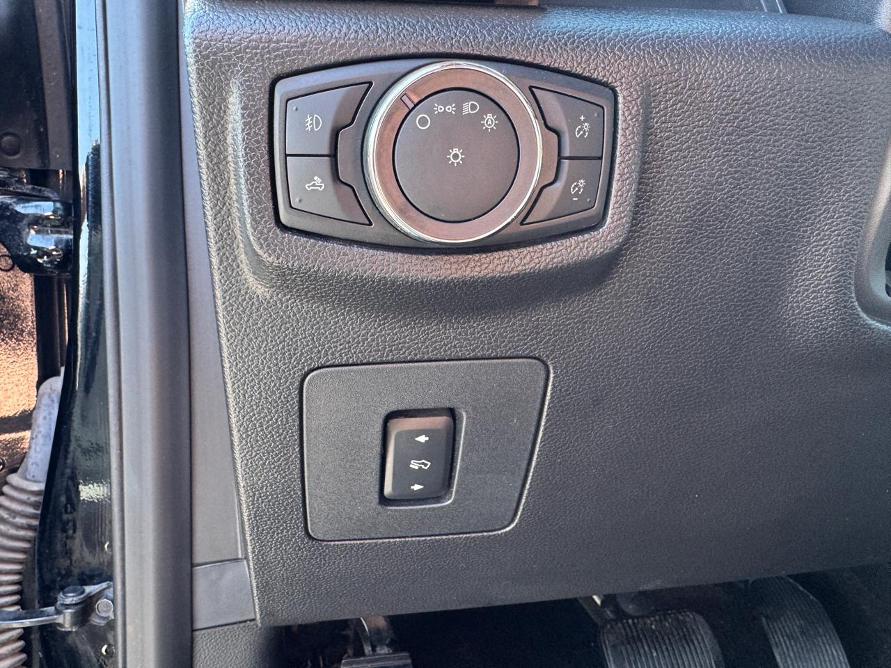 Ford F-150 Lariat SuperCrew 5.5-ft. Bed 4WD 2016