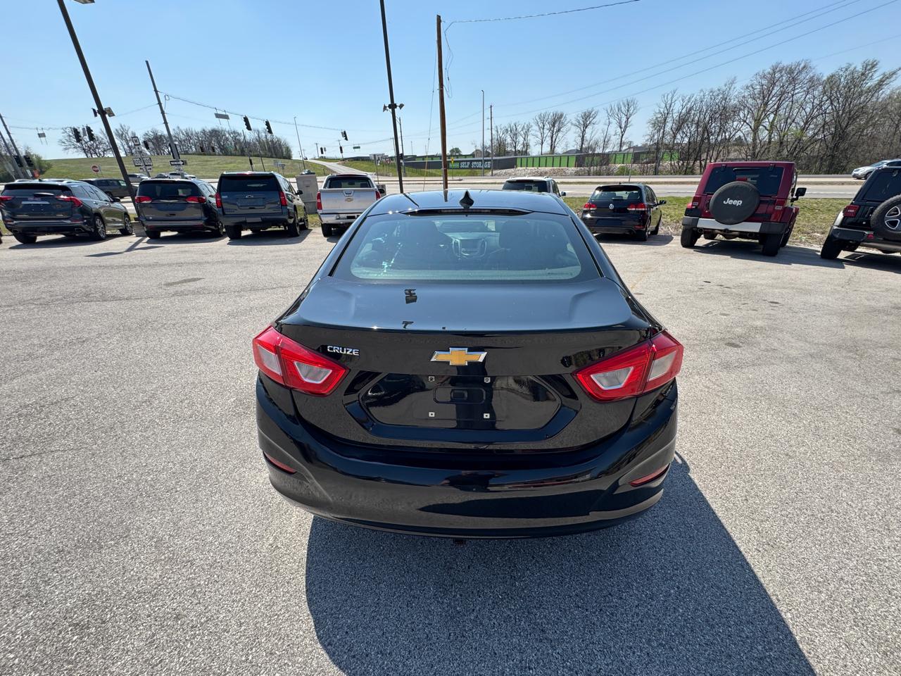 Chevrolet Cruze LS Auto 2018