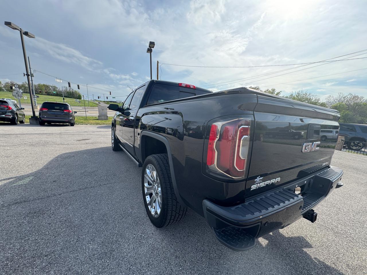 GMC Sierra 1500 Denali Crew Cab Short Box 4WD 2018