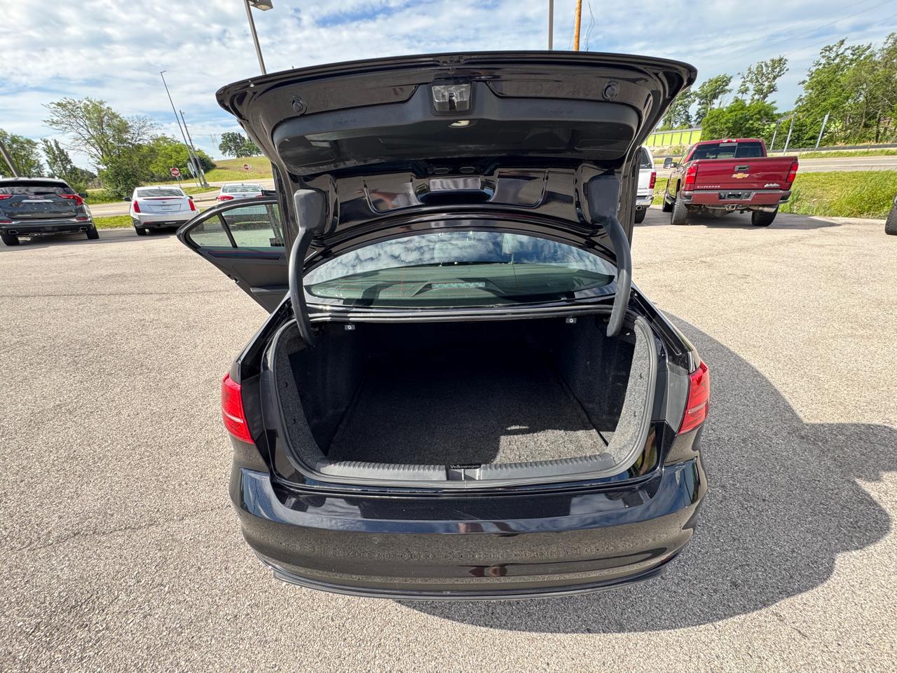 Volkswagen Jetta  2018