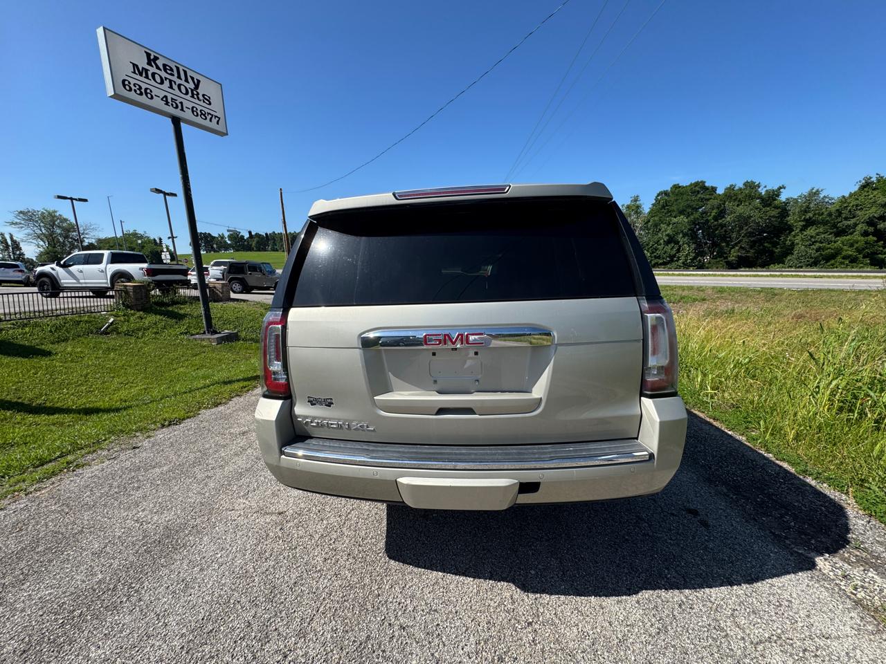 GMC Yukon Denali XL 4WD 2015